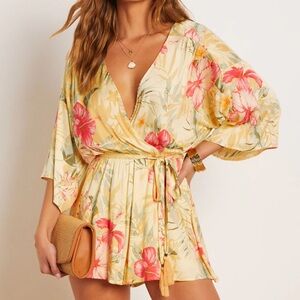 VICI Jaime Tie Waist Kimono Romper Large
